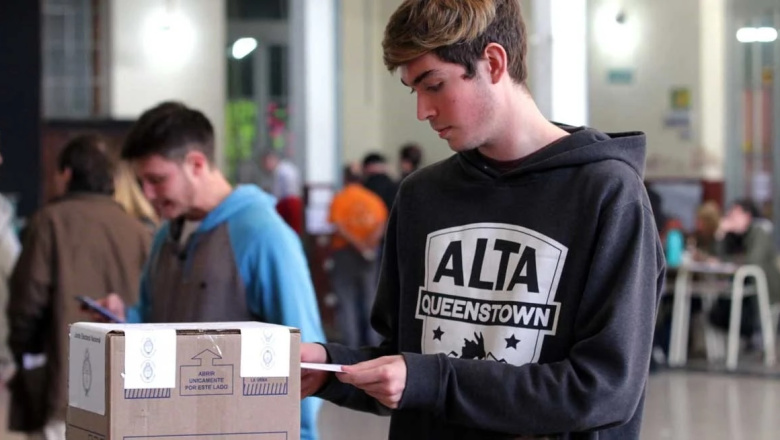 El primer voto: un compromiso de los más jóvenes