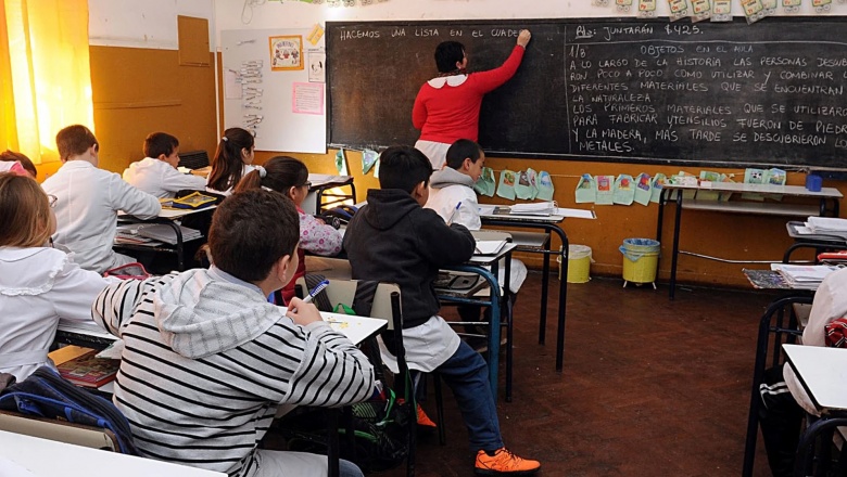 Sileoni puso la fecha: cuándo comienza el ciclo lectivo 2024 en las escuelas bonaerenses