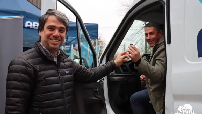 Pila: se realizó la entrega de un vehículo, insumos y materiales en ABSA