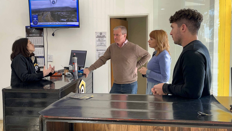 Monte: Castro recorrió comercios junto al candidato a concejal de su espacio