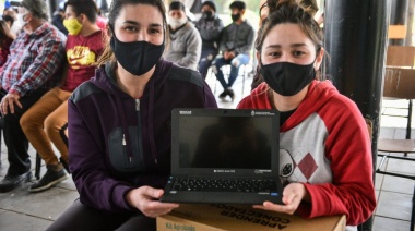 El Gobierno Nacional oficializó el programa que entrega netbooks a estudiantes