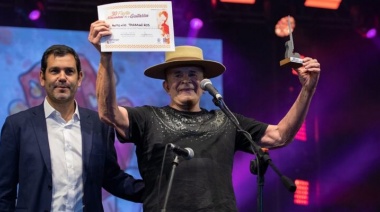 Dolores: con un gran acompañamiento de público, comenzó la Fiesta Nacional de la Guitarra