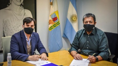 Castelli: el intendente Echarren firmó convenio con el titular de la UOCRA que se suma al Proyecto Casa
