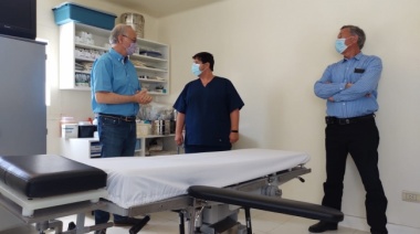 El ministro Gollán inauguró un tomógrafo en Castelli y visitó el hospital de Pila
