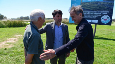 Castelli: Katopodis supervisó los trabajos de limpieza en la laguna La Rosita