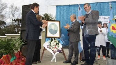Rauch: con la presencia del vicegobernador, reconocieron a docentes