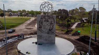 En Santa Clara del Mar inauguran el monumento más grande del país en honor a Maradona