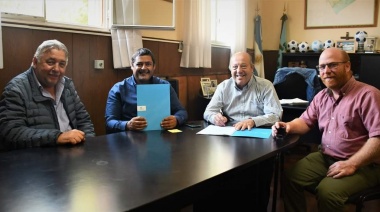 Mar Chiquita: firman convenios para obra de pavimentación en Santa Clara del Mar y Camet Norte