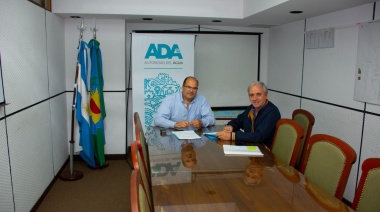El titular de la Autoridad del Agua firmó convenio de colaboración con el intendente de Chascomús