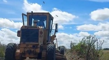 Tordillo: realizan mantenimiento y recuperación de caminos rurales