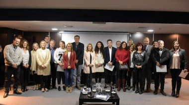 Diputados marplatenses participaron de la presentación de adhesión a la Ley Justina