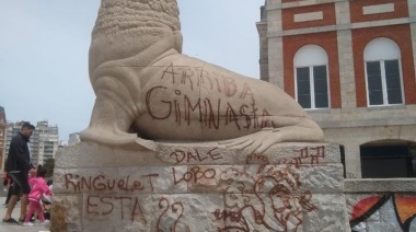 Mar del Plata: indignación por pintadas en los lobos marinos