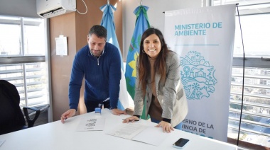 Walker firmó convenio con la Ministra Vilar por el Programa Pila Ciudad Sustentable