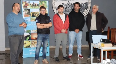 Pila: se brindó una charla informativa sobre la cría de pollas ponedoras