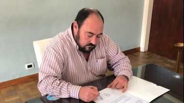 Ranchos: Alvarez firmó el contrato para la instalación de una antena de telefonía celular