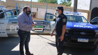 General Paz: Alvarez entregó dos patrulleros
