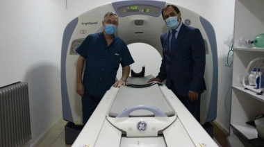 Maipú: el intendente inauguró un tomógrafo computado en el hospital municipal