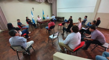 General Guido: el intendente reunió a concejales, referentes políticos y vecinos