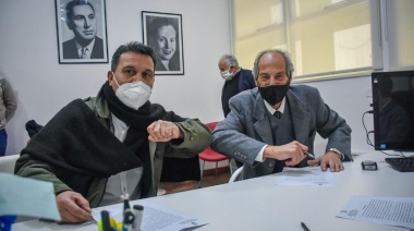 General Guido: el intendente Rocha firmó convenio para construcción de viviendas