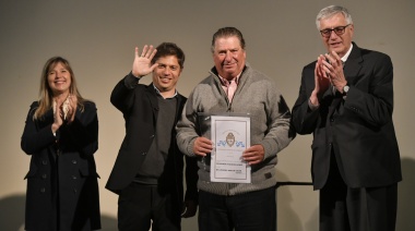 General Belgrano: Kicillof y Dinapoli encabezaron la entrega de 400 títulos de propiedad gratuitos