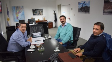 General Alvarado: el intendente llevó el proyecto de ampliación de obras de cloacas al sub-administrador de Enhosa