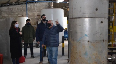 General Alvarado: el intendente recorrió la planta de fabricación de biodiesel