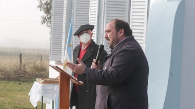 General Paz: Alvarez participó de la reapertura de escuela y entregó notebooks a estudiantes