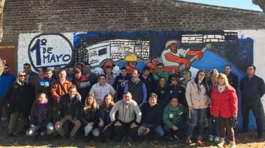 Maipú: realizaron mural por el día del trabajador