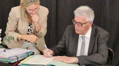 General Belgrano: el intendente Dinapoli encabezó un nuevo acto de firma de escrituras