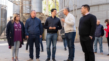 Monte: el precandidato a gobernador de la UCR, Maxi Abad, recorrió el distrito acompañado de José Castro