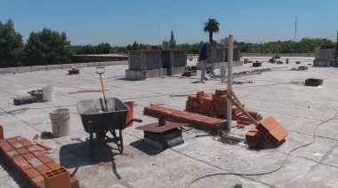 Ayacucho: la Comuna realiza mejoras de infraestructura en escuelas del distrito