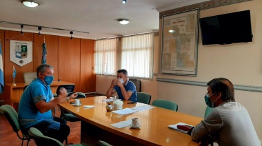 General Guido: funcionario provincial visitó la ciudad y entregó elementos para el personal de control vial