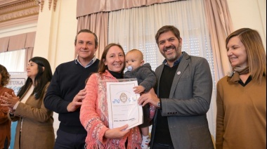La Provincia entregó 300 escrituras a familias de Dolores y General Lavalle