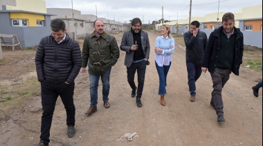General Paz: Bianco recorrió obras y firmó convenio para la construcción de nuevas viviendas