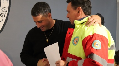 Pila: Walker entregó subsidios para mejoras habitacionales para bomberos y policías