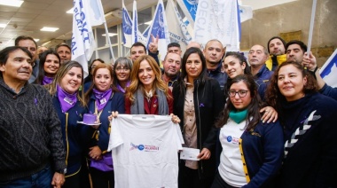 Mar del Plata: Tolosa Paz recorrió empresas y la sede del Correo Argentino con "Manino" Iriart y Débora Indarte