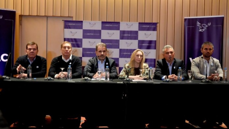 En búsqueda de ganarle al peronismo en territorio bonaerense, LLA y PRO firmaron la unidad