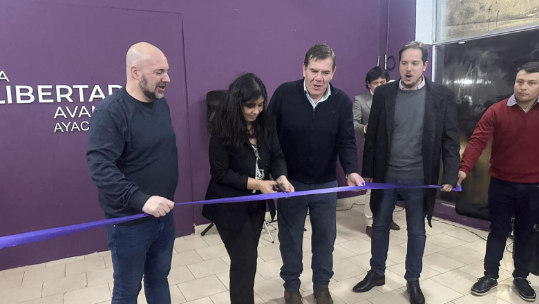 Con la presencia de referentes seccionales, La Libertad Avanza inauguró su sede en Ayacucho