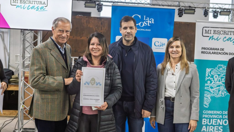 La Costa: emocionante entrega de escrituras a más de 270 familias