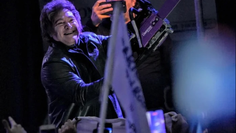 Milei lanzó la campaña en La Plata con insultos a Kicillof