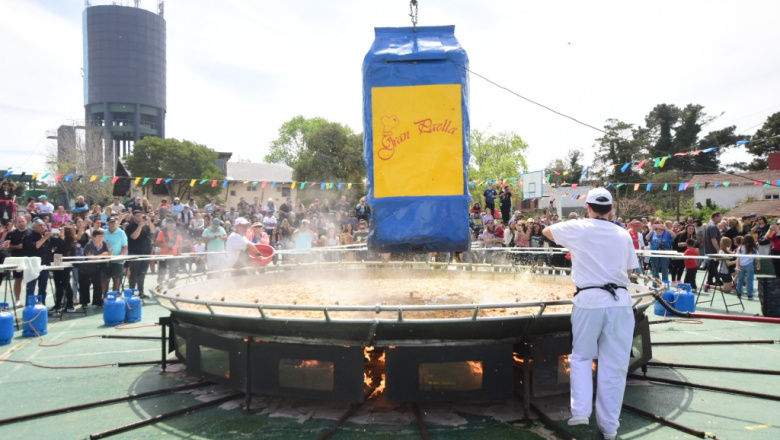 Villa Gesell disfrutó de una nueva edición de la Paella de la Amistad
