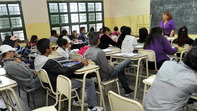 Confirman el piso de 190 días de clases en 2026 y anuncian mayor control de las horas escolares