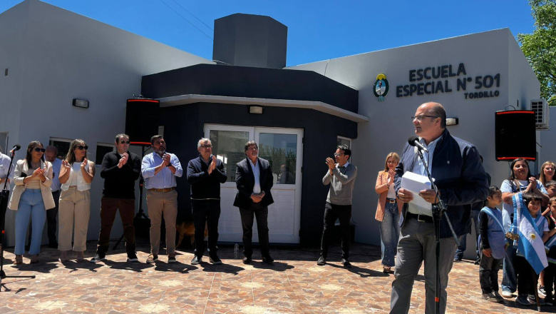 Tordillo:  el intendente y Sileoni encabezaron la inauguración de la Escuela de Educación Especial N° 501