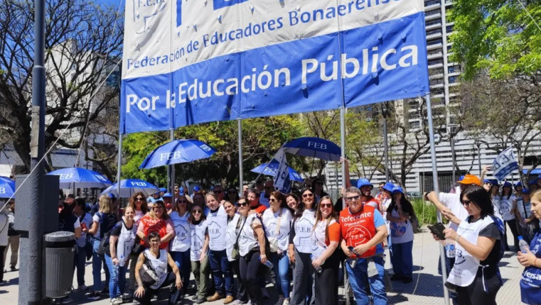 Los gremios docentes también le piden paritarias a Axel Kicillof