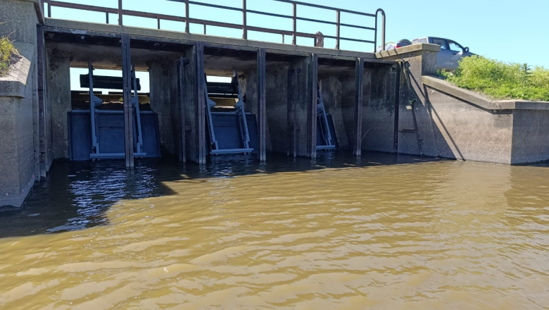 Pila: el municipio anuncia que fueron reparadas las compuertas del Canal 12