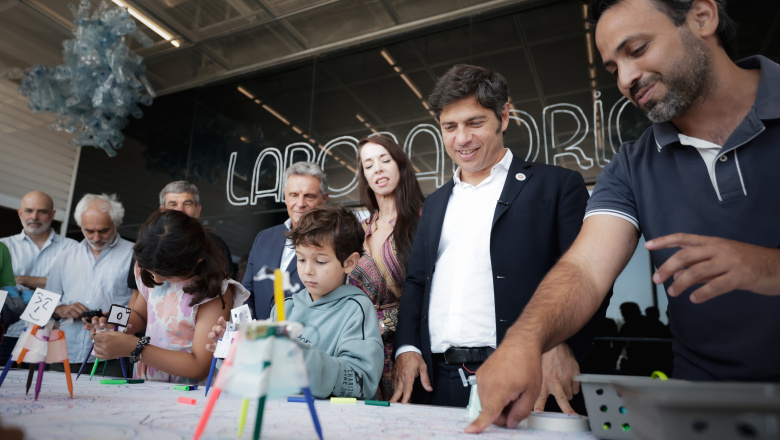 Kicillof recorrió la muestra “Vidas submarinas: ciencia, arte y soberanía” en el Museo MAR de Mar del Plata
