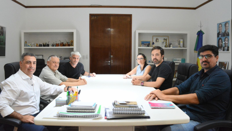 Presentan al nuevo director ejecutivo en el Hospital Zonal General de Las Flores