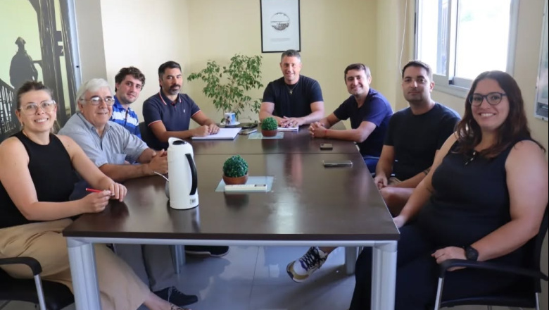 Pila: encuentro de Walker con consejeros escolares y autoridades educativas