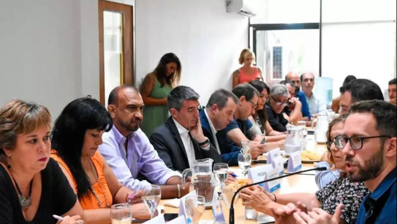 La Provincia ofreció a docentes y estatales un 2% de aumento y los gremios lo rechazaron