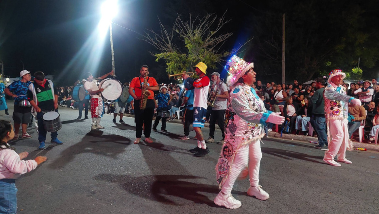 Tordillo vibró al ritmo de carnaval en dos noches a puro color